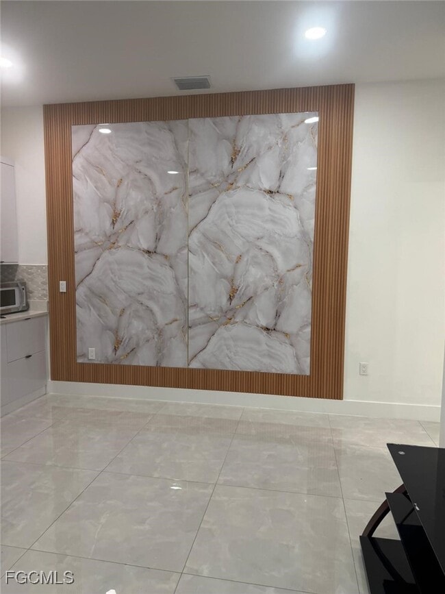 property at 2807 Leeland Heights Blvd E