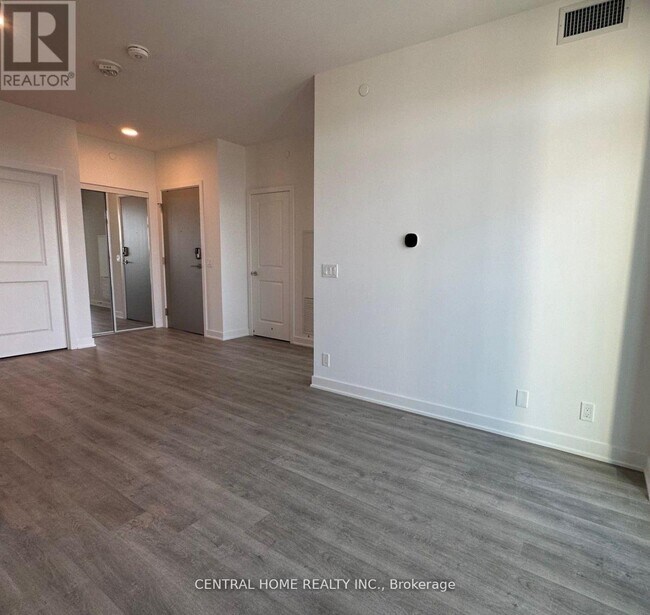 50 Upper Mall Wy in Vaughan, ON - Building Photo - Building Photo