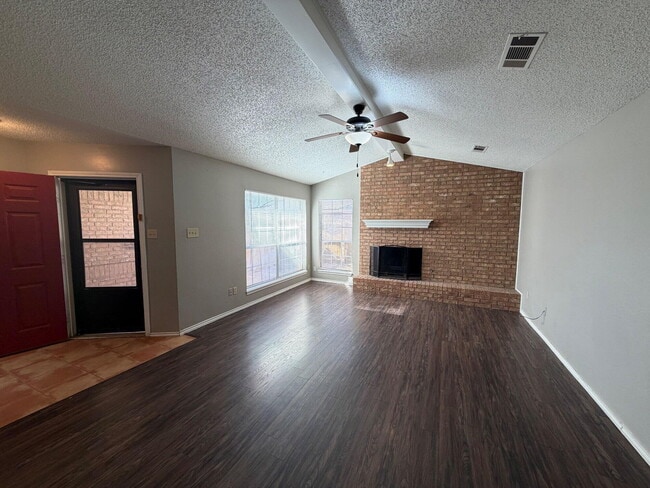 5828 2nd St in Lubbock, TX - Foto de edificio - Building Photo