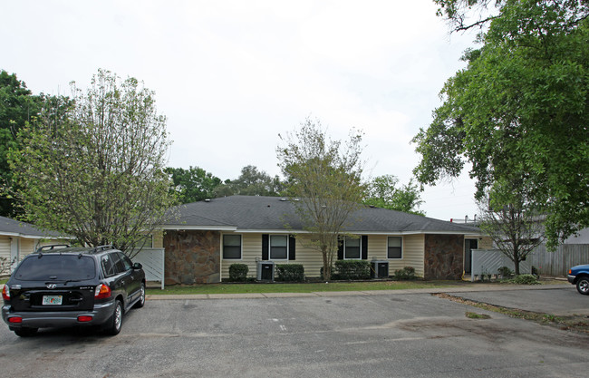 7000 Lanier Dr in Pensacola, FL - Building Photo - Building Photo