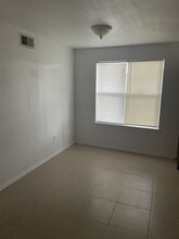 1638 Starboard Dr, Unit South Highland in Baton Rouge, LA - Foto de edificio - Building Photo