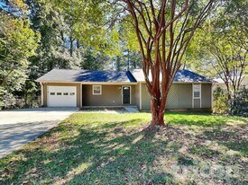 3376 Poplar Dr in Lawrenceville, GA - Building Photo