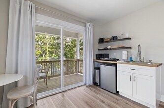 5069 Peachtree Ave, Unit Unit A in Wilmington, NC - Building Photo - Building Photo