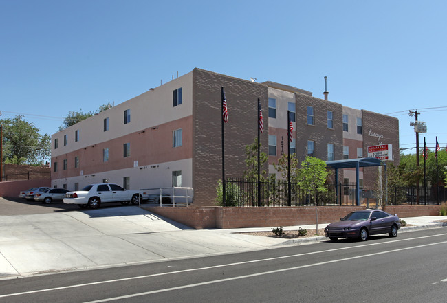 Lucaya House East in Albuquerque, NM - Building Photo - Building Photo