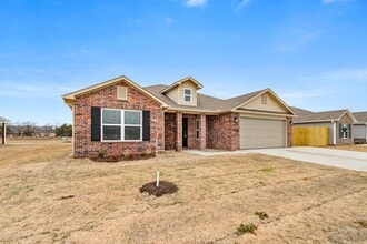 1035 Jennifer Ann Ln in Elkins, AR - Building Photo - Building Photo