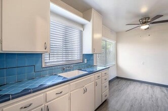 2044 Mayfair Dr W in Fresno, CA - Building Photo - Building Photo