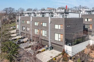 2807 Delaware Ave in Nashville, TN - Foto de edificio - Building Photo