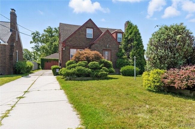 property at 841 Cleveland Dr