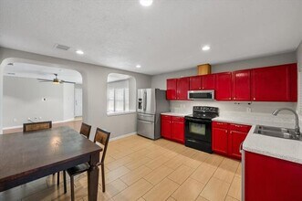 2212 Capstan Dr in Arlington, TX - Building Photo - Building Photo
