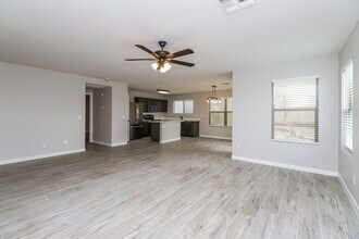 2466 E Hazeltine Way in Chandler, AZ - Building Photo - Building Photo
