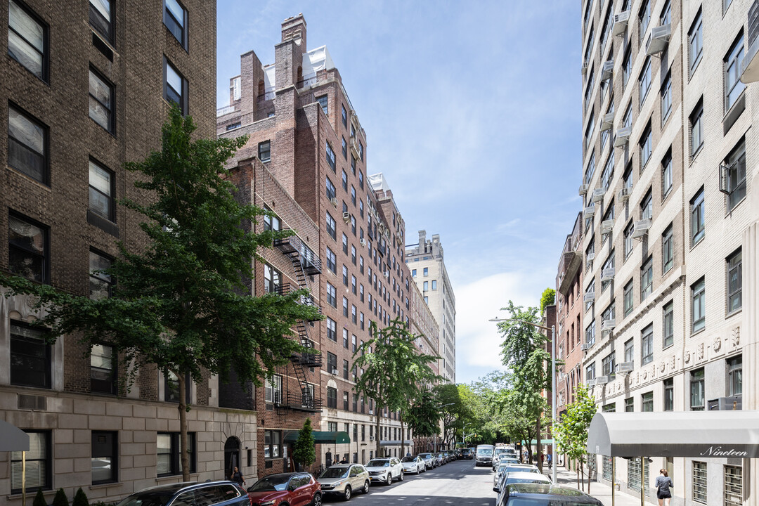 12 E 88th St in New York, NY - Foto de edificio