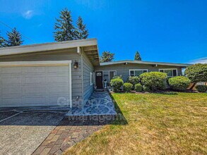 16019 NE 3rd St in Bellevue, WA - Building Photo - Building Photo