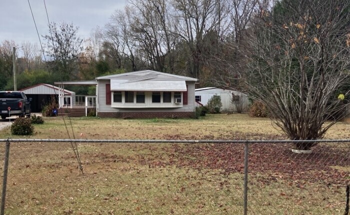 262 Murphy Rd in Belton, SC - Building Photo