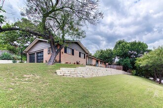 1304 Loma Dr in Austin, TX - Building Photo - Building Photo