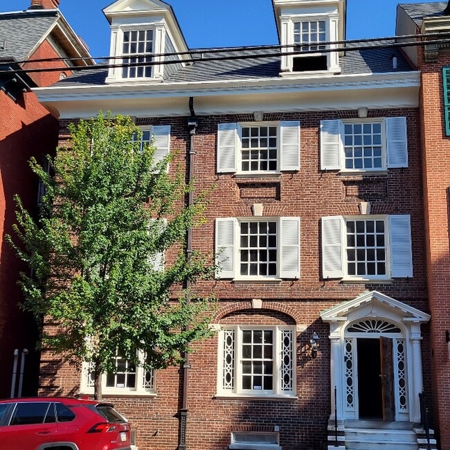 129 E Orange St Apartments and Nearby Lancaster Apartments For Rent