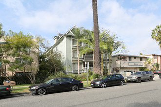 Residential Condominium in Santa Monica, CA - Building Photo - Building Photo