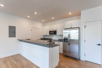 The Residence at 581 Salem St in Wakefield, MA - Foto de edificio - Interior Photo