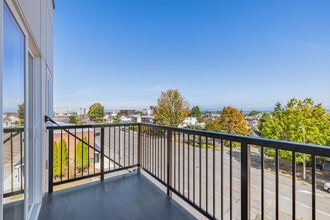 Colby Heights in Everett, WA - Building Photo - Interior Photo