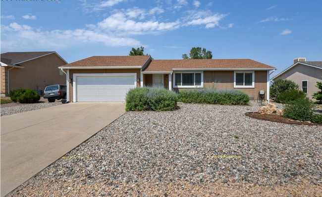 216 S Caddoa Dr in Pueblo West, CO - Building Photo - Building Photo