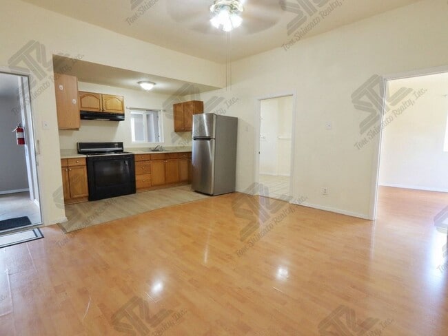 1402 Lusitana St in Honolulu, HI - Building Photo - Building Photo