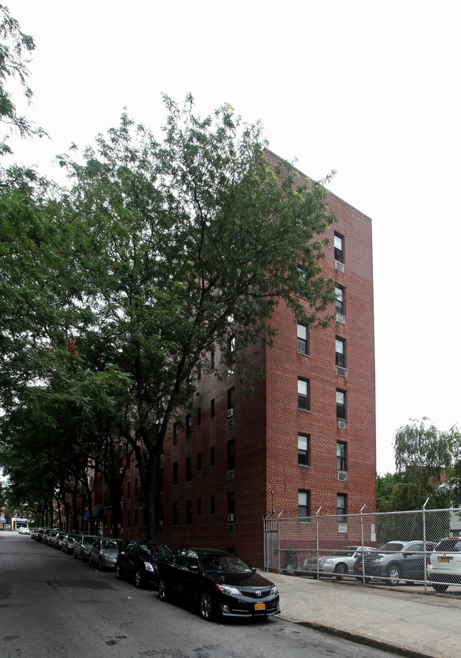 51-60 Van Kleeck St Apartments in Elmhurst, NY - Building Photo - Building Photo