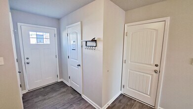 66 Coop Ln in Hanover, PA - Building Photo - Building Photo