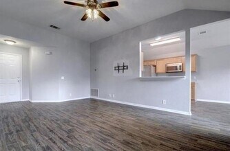 351 Zebra Dr in Kyle, TX - Building Photo - Building Photo