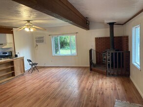 291 Washington St in Weaverville, CA - Building Photo - Building Photo