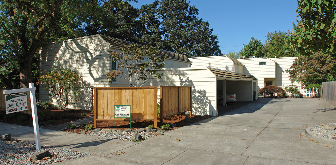 345-351 18th St NE in Salem, OR - Building Photo