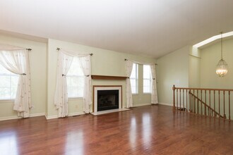 483 Grosse Pointe Cir in Vernon Hills, IL - Building Photo - Building Photo