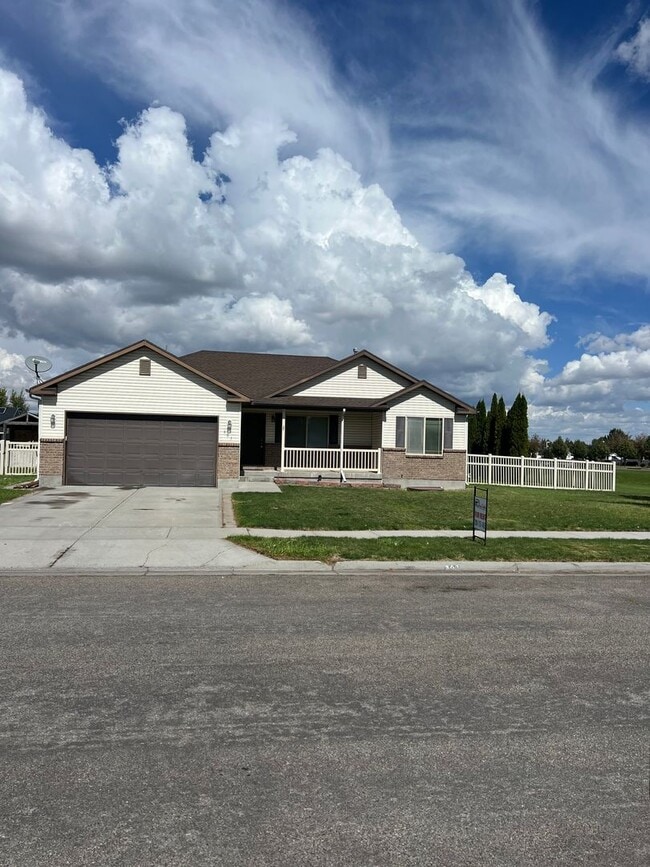 301 Oak Ave in Rexburg, ID - Building Photo - Building Photo