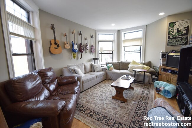 1914 Beacon St in Boston, MA - Building Photo - Building Photo