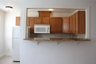 626 N Monroe St, Unit 1 in Arlington, VA - Foto de edificio - Building Photo