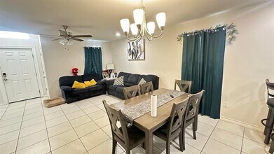 3614 Jorge Sosa Dr in Laredo, TX - Building Photo - Building Photo