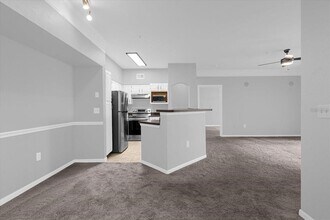 3250 Corona Village Way in Orlando, FL - Building Photo - Building Photo