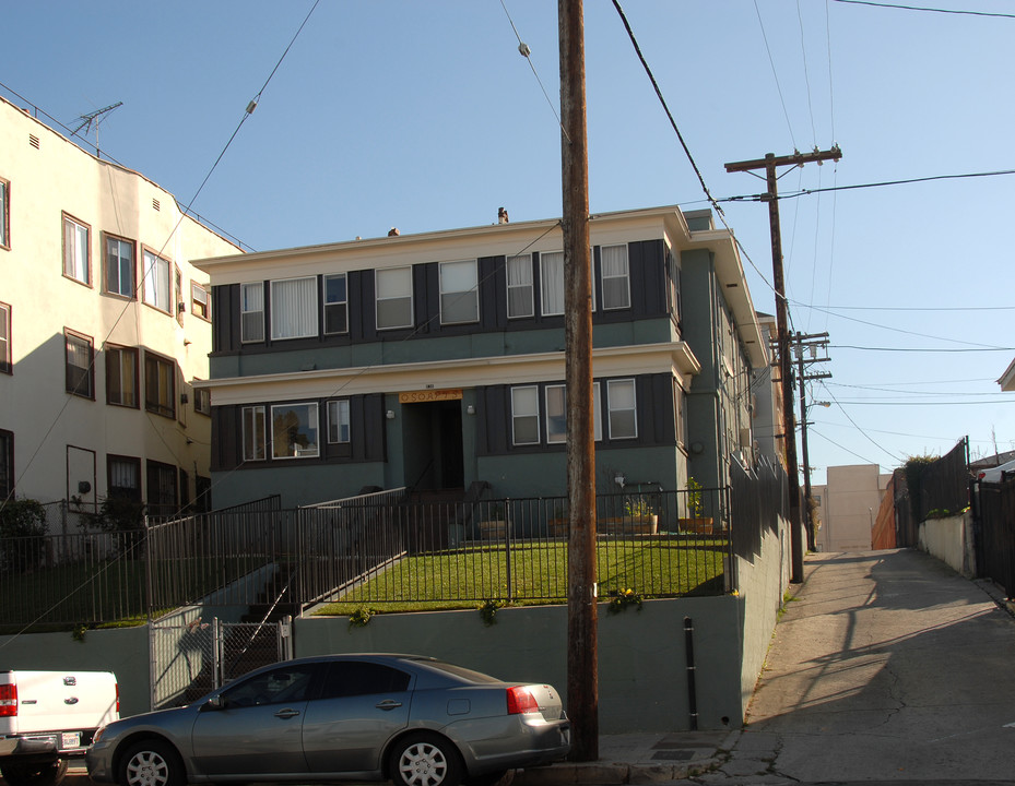 836 S Park View St in Los Angeles, CA - Building Photo