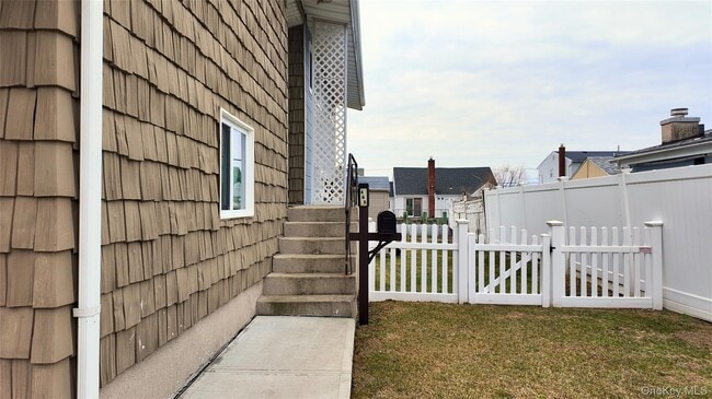 468 Nassau Ave in Freeport, NY - Building Photo - Building Photo