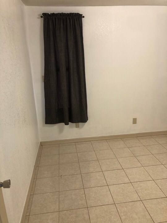 2000 S 32nd St in McAllen, TX - Building Photo