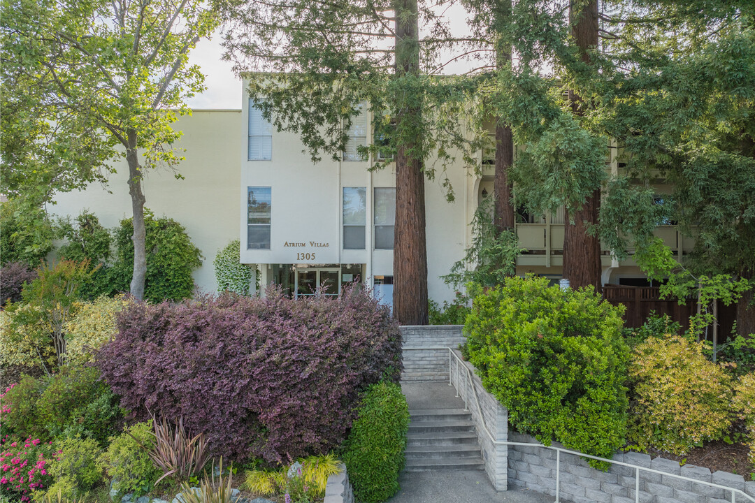 Atrium Villas in Walnut Creek, CA - Building Photo