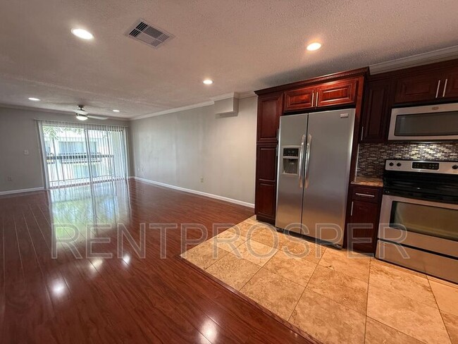 property at 4263 S Semoran Blvd