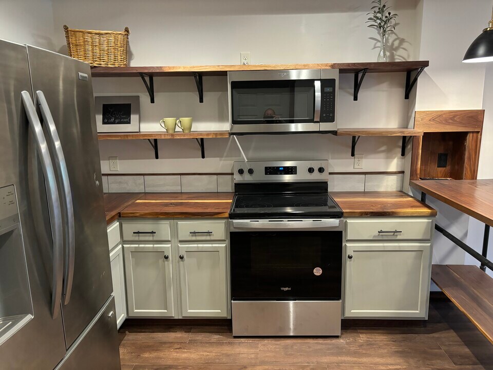 18123 Blessed Ln in Leesburg, VA - Building Photo