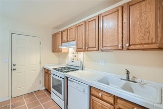 1933 Allen Ave in Henderson, NV - Building Photo - Building Photo