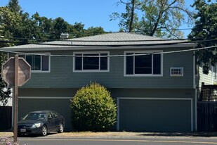 2870 Lincoln Ave, Unit 8 in Yountville, CA - Building Photo