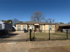 2829 Falls Dr in Dallas, TX - Building Photo