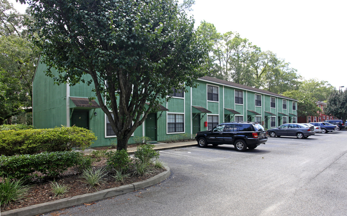 Dior Apartments in Tallahassee, FL - Building Photo