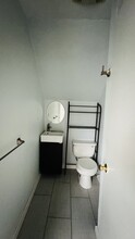 51 Porter St, Unit 3 in Malden, MA - Foto de edificio - Building Photo