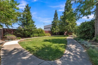 362 Tabor Ave in Fairfield, CA - Building Photo - Building Photo