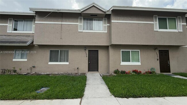 1419 Sussex Dr in North Lauderdale, FL - Building Photo - Building Photo