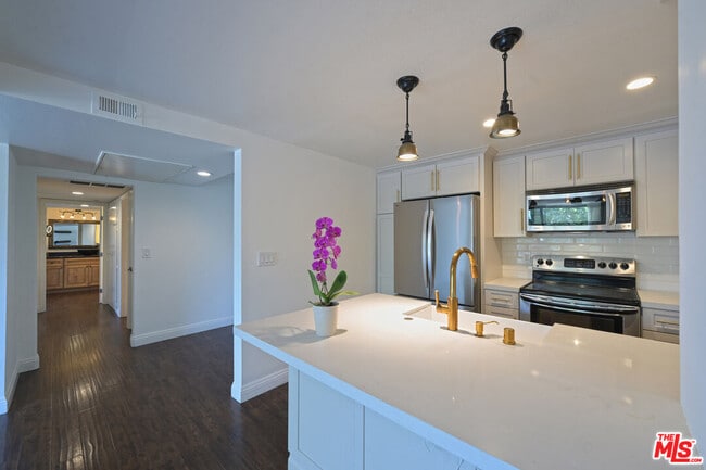 property at 10535 Wilshire Blvd