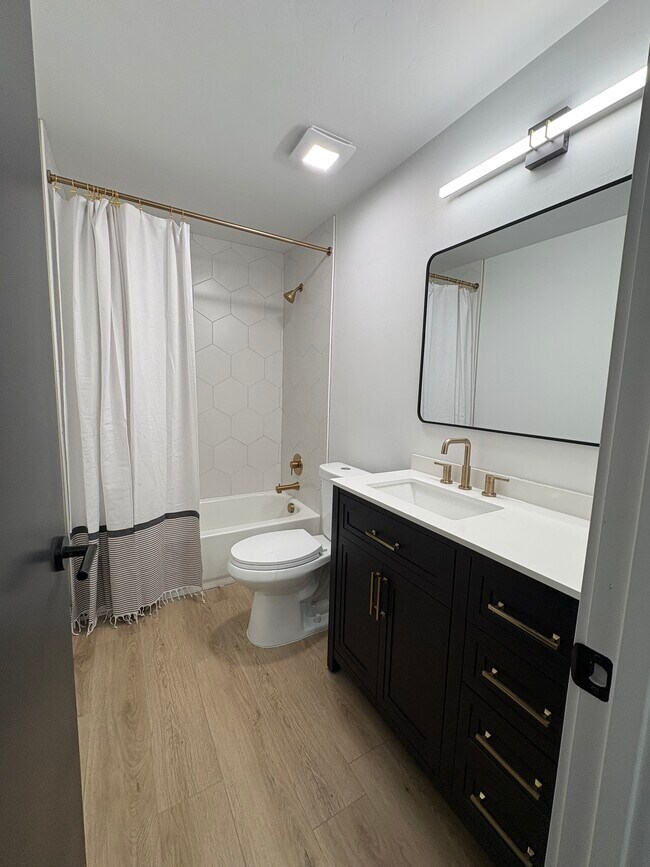 560 E 100 N in Springville, UT - Foto de edificio - Building Photo